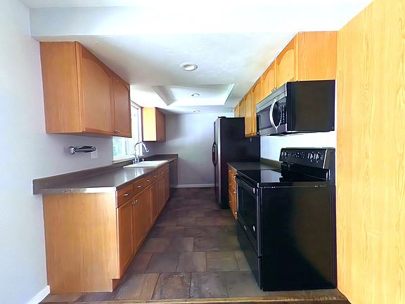 4th image of 2665 Harbor Heights Ln E
