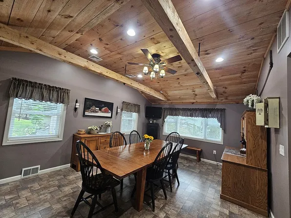 596 Powells Valley Rd, Halifax, PA 17032