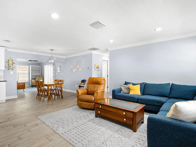 2376 Forest Dr — Photo 8