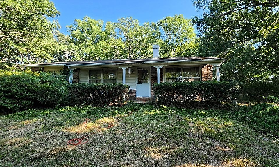 812 Old Springfield Road