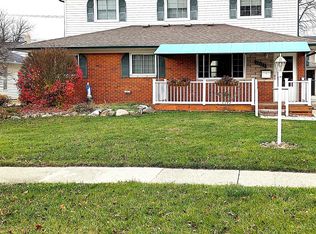 40823 Colony Dr, Sterling Heights, MI 48313