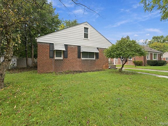 3rd image of 16543 Five Points St