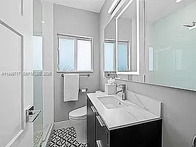 808 NE 17th Way #2 — Photo 17