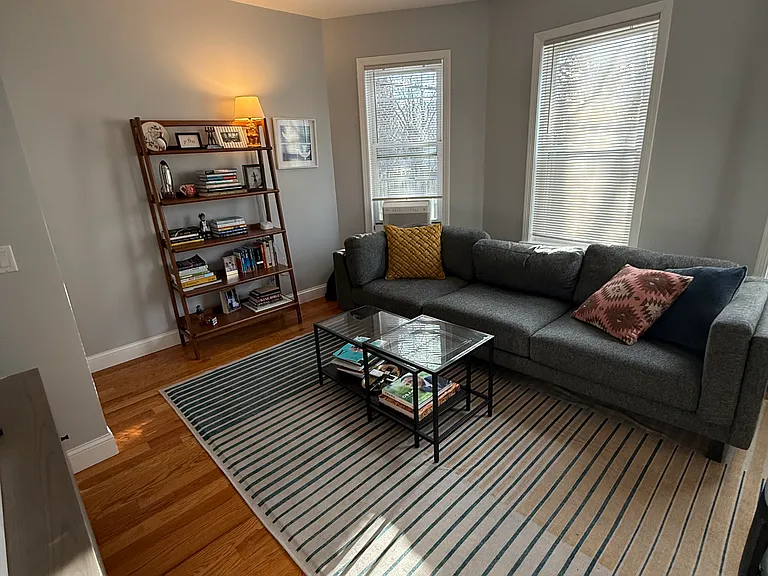2 Bancroft St — Photo 1