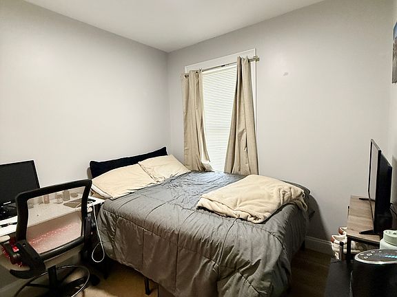 4th image of 139 W 9th St #1