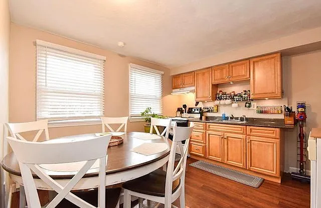 1588 Main St #10 — Photo 7
