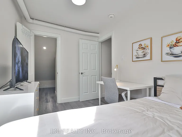 5 Sorauren Ave #7 — Photo 14
