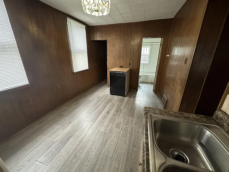 520 S Water St — Photo 8