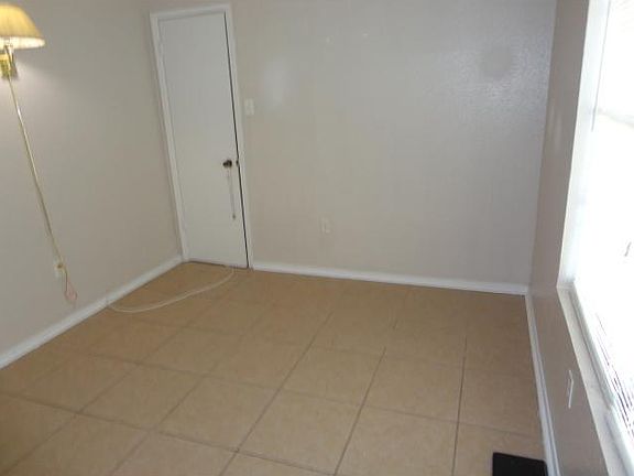 5th image of 5301 Cross Creek Dr