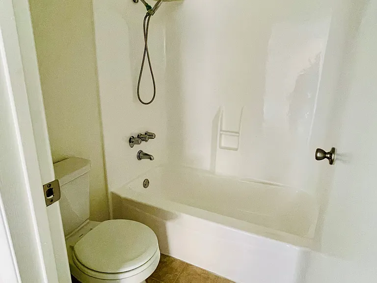Cedar Regency — Photo 4