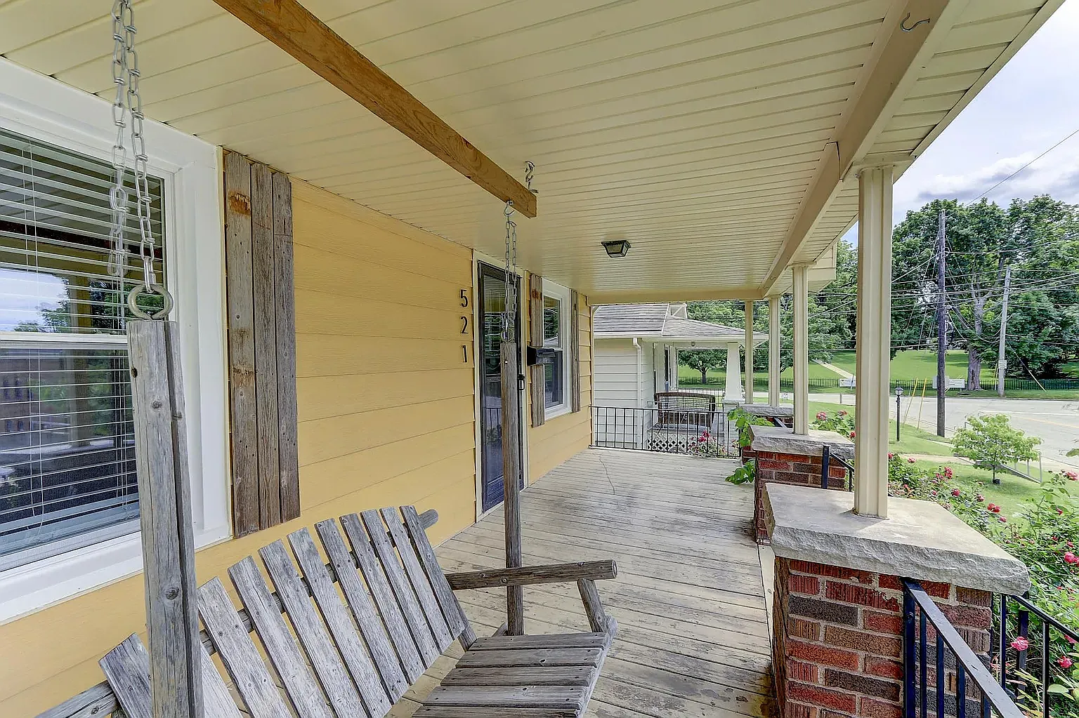 3 bed, 1.5 bath, 1114 sqft, $1,525 — Photo 2