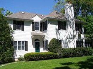 69 Bay Driveway, Manhasset, NY 11030