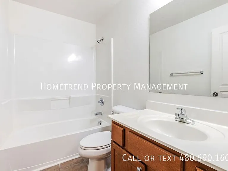3855 E Santa Fe Ln — Photo 28