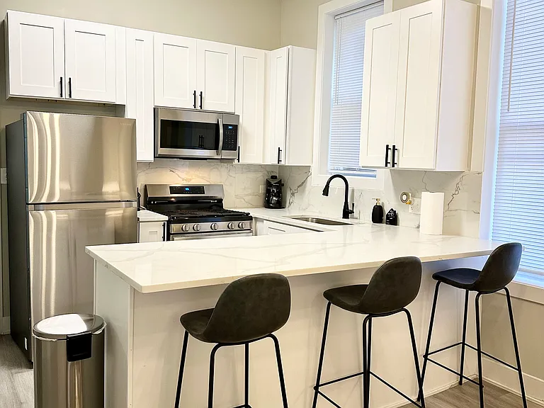 2837 W Lexington St #1R — Photo 4