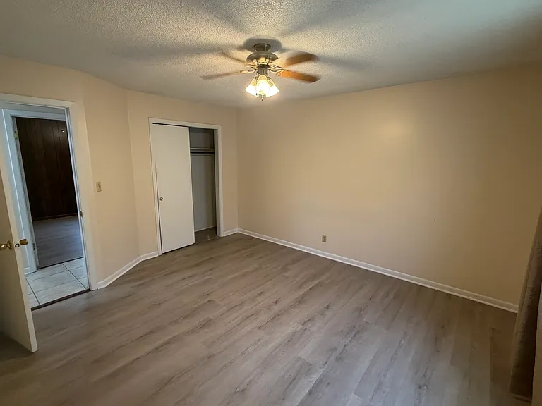 1016 Kennedy St — Photo 10