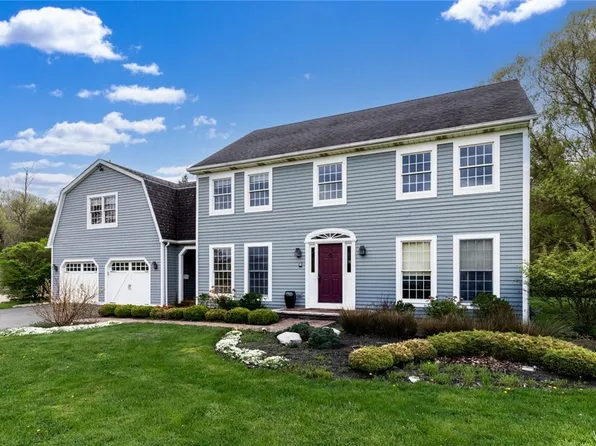 120 Sunburst Cir, East Amherst, NY 14051