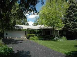 330 W Russell St, Barrington, IL 60010