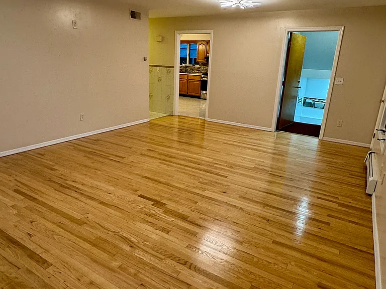 39 Henderson St — Photo 4