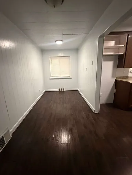 3 bed, 1200 sqft, $1,300 — Photo 4