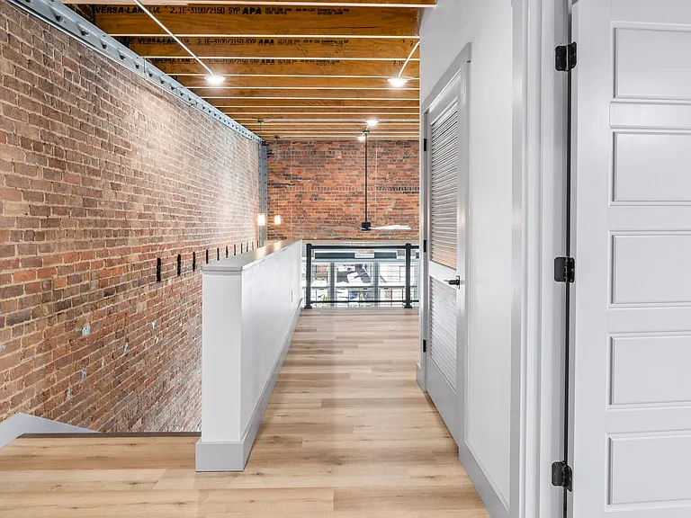 213 E Main St — Photo 12