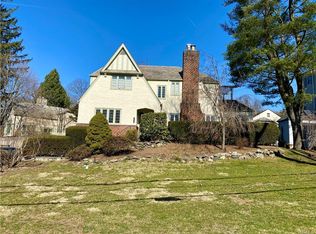 102 Edgewood Ave, Larchmont, NY 10538