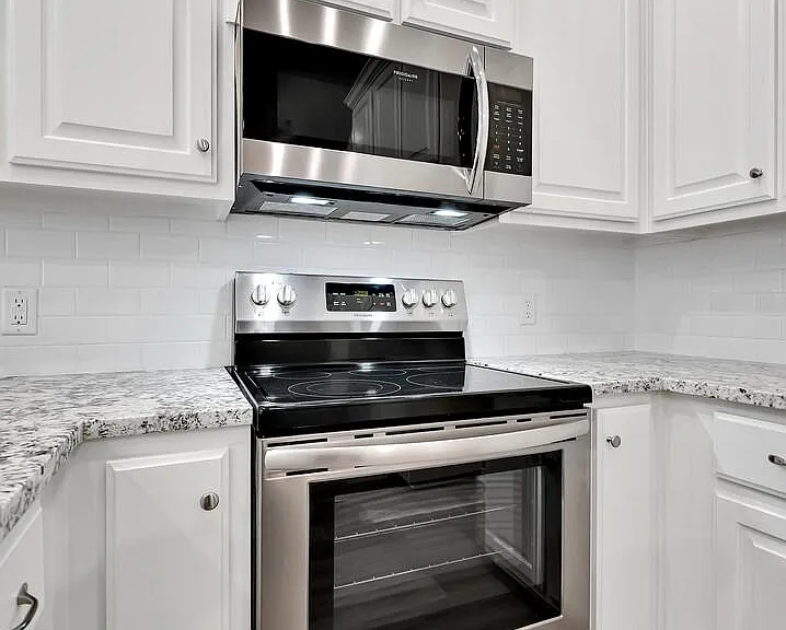 606 Alamo Dr — Photo 12
