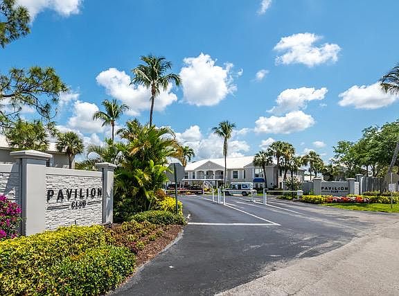 2nd image of 887 Gulf Pavilion Dr #103