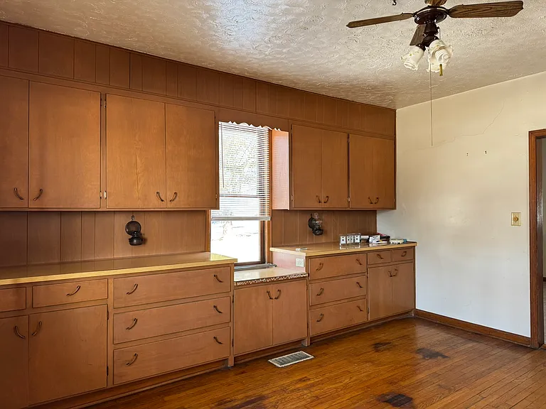 1131 S Section Line Rd — Photo 22