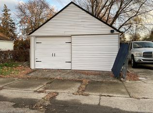 8906 Grandville Ave, Detroit, MI