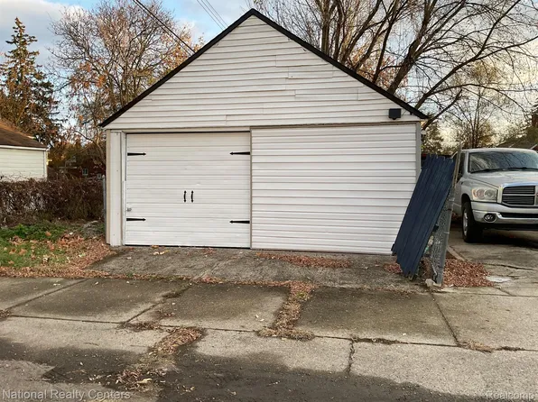 8906 Grandville Ave, Detroit, MI 48228