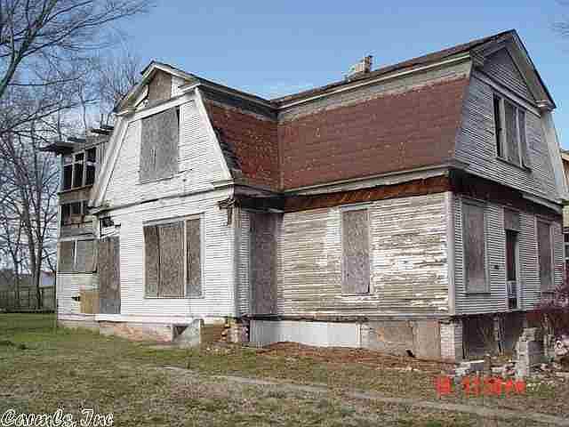 2nd image of 1412 S Schiller St