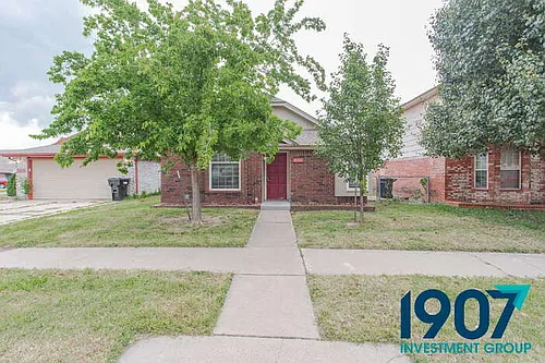 2102 Briarcliff Dr Photo 1