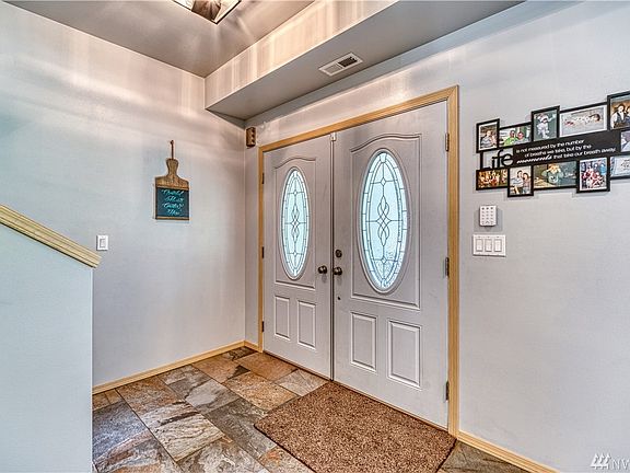 3rd image of 6662 Wellington Ln NE