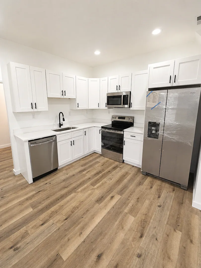 Brand-New 2-Bedroom Home with Modern Finishes in Crossville — Photo 3