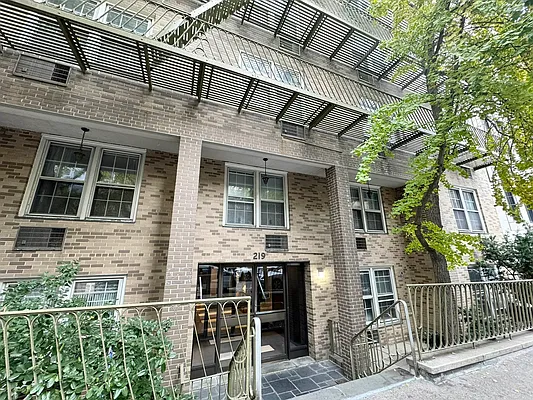 Rented by Cayenne Realty Group | media 5