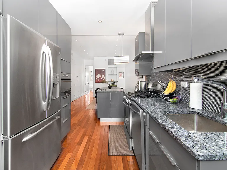 245 Lenox Ave #4 — Photo 7