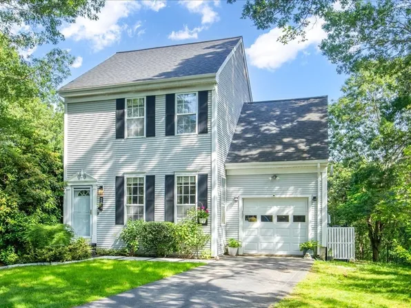 23 Farrington St, Foxboro, MA 02035