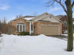 7844 Charnwood Ave, Niagara Falls, ON L2H 3E2