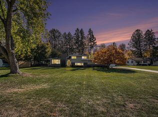 1187 Yorkshire Dr, Norton Shores, MI 49441