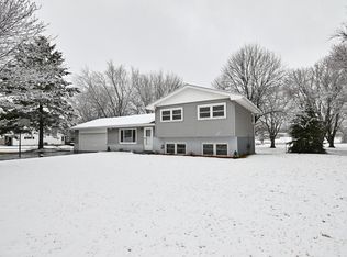 W241S10105 Meadow Cir, Big Bend, WI 53103