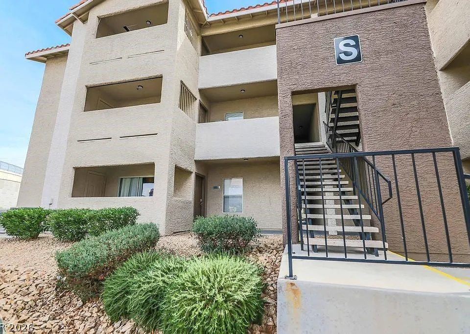 4200 S Valley View Blvd #3078