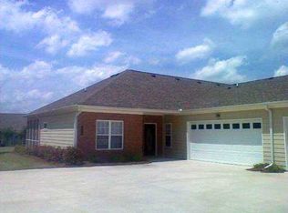 404 Commonwealth Cir, Newnan, GA 30263