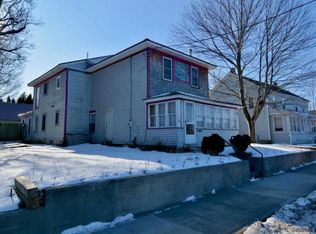 18 River St, Corinth, NY 12822