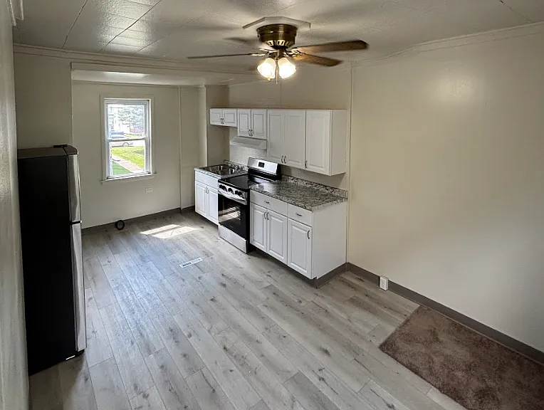 425 Ohio Ave #4 — Photo 2