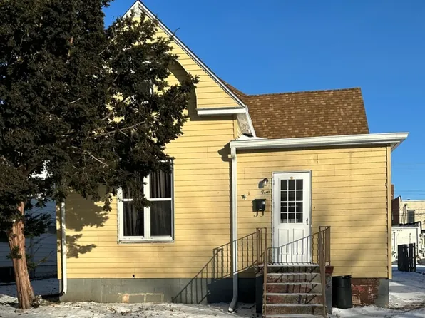 3 N Oak St, Villa Grove, IL 61956