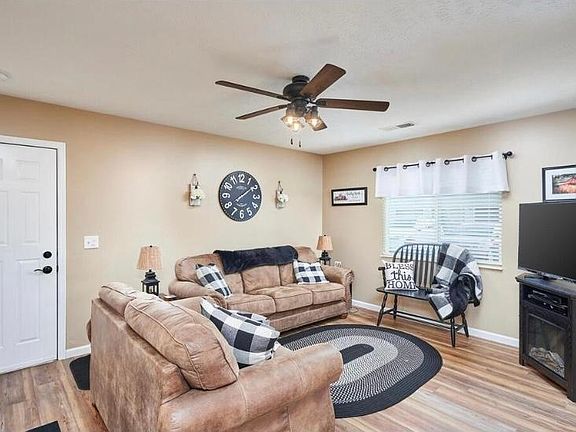 3rd image of 1406 Buckingham Gate Blvd