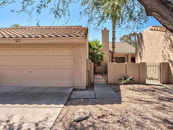 3rd image of 1736 N Sierra Vista Dr