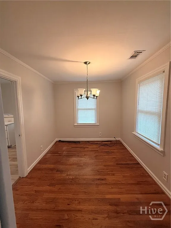 3 bed, 1.0 bath, 999 sqft, $2,300 — Photo 4