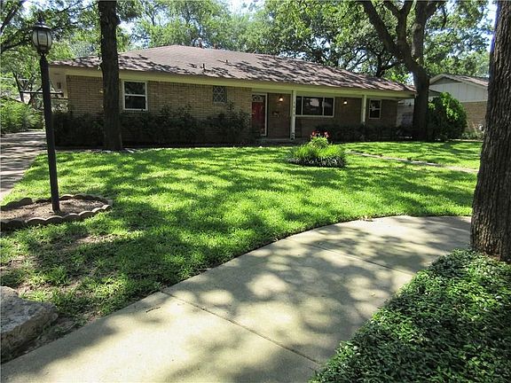 2nd image of 1625 Cypress Dr