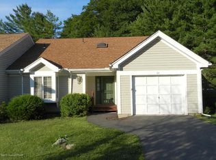 24 Turtle Way, Stroudsburg, PA 18360